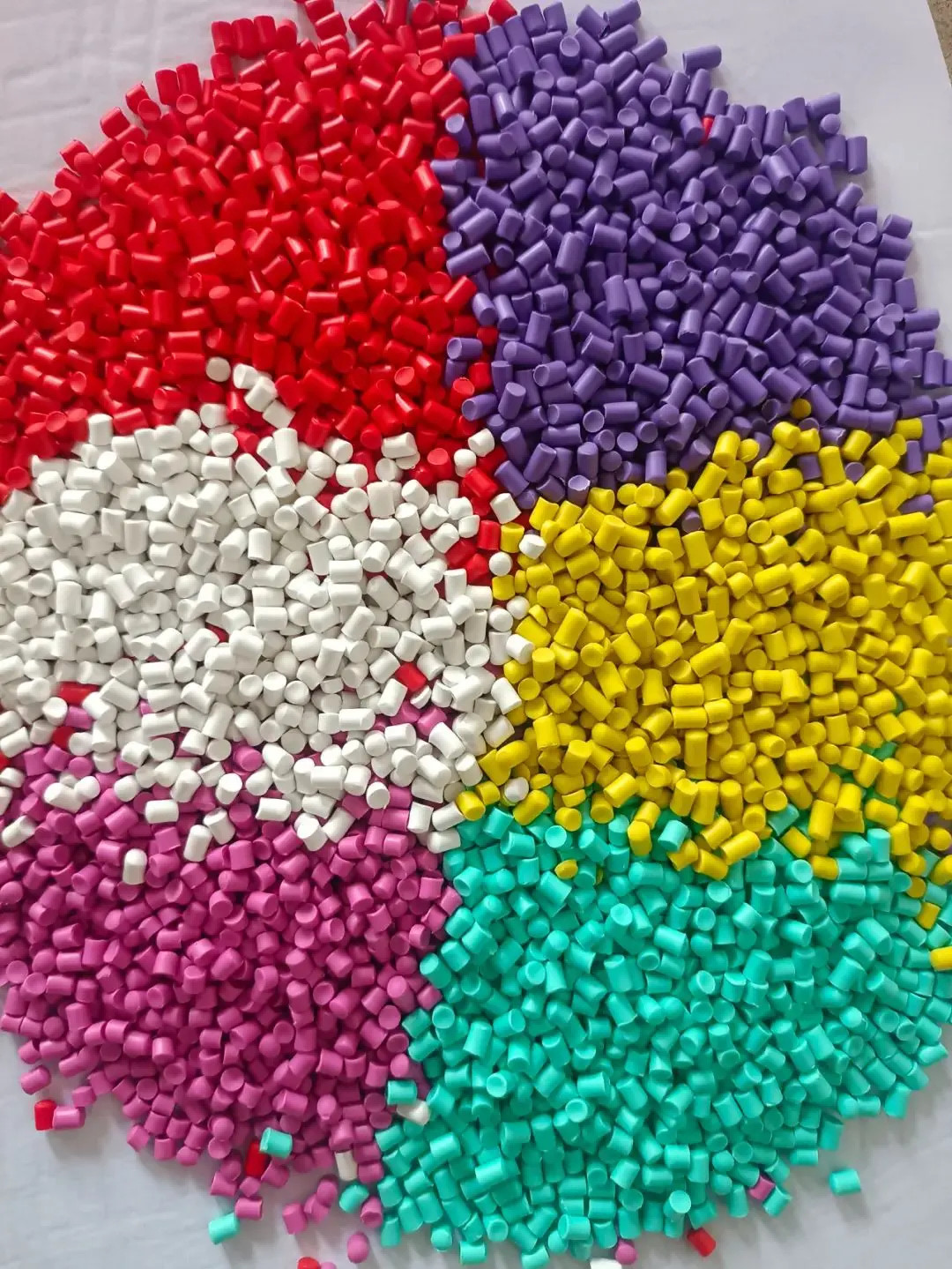 La diferencia entre los materiales PE, PVC, XLPE y EPR