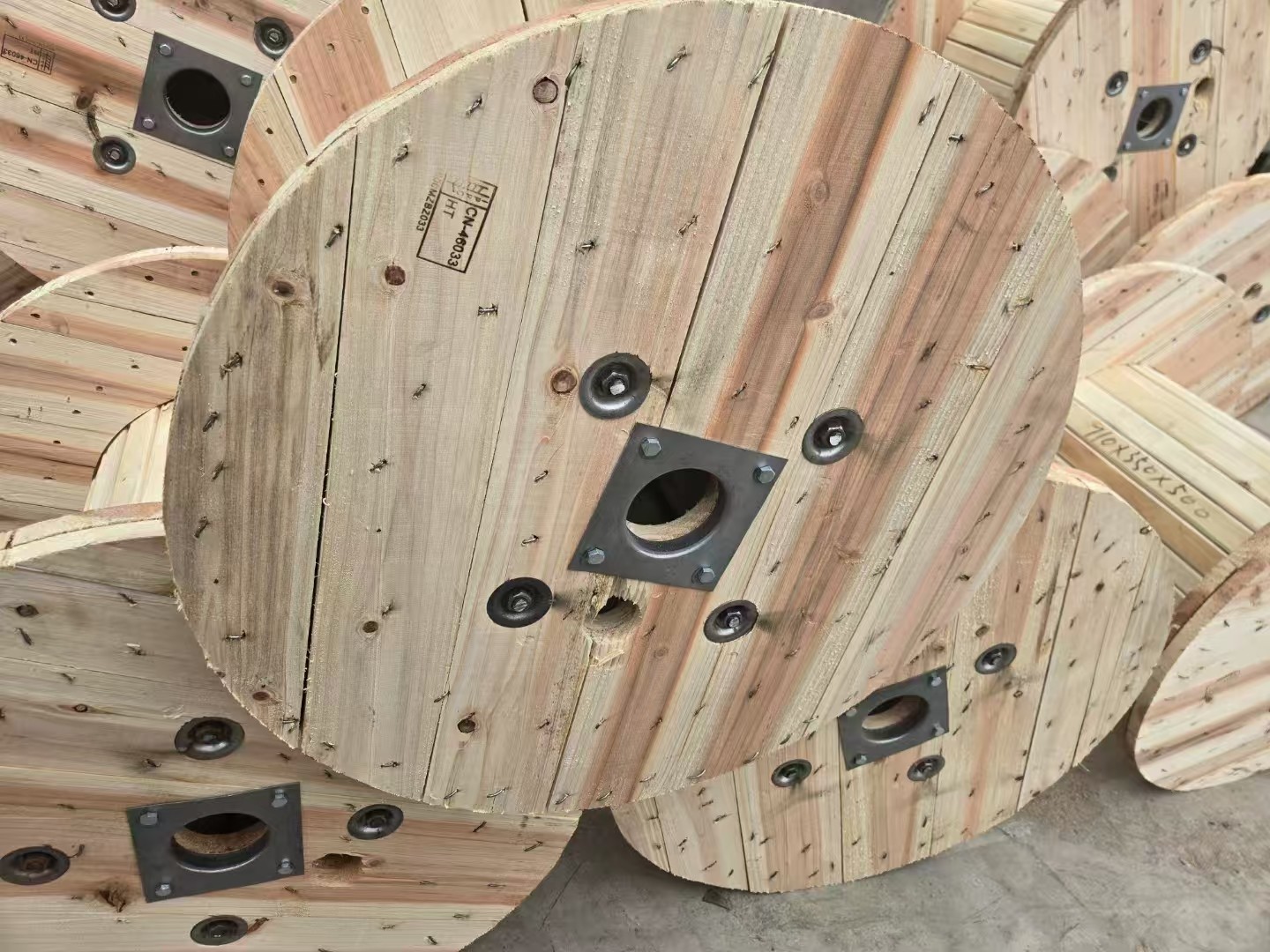 ¿Por qué usamos tambores de madera fumigados para las exportaciones de cables?